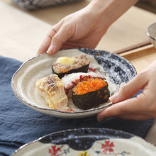 Lade das Bild in den Galerie-Viewer, Handbemalter Teller im japanischen Stil