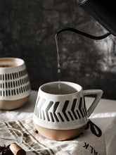 Lade das Bild in den Galerie-Viewer, Handbemalte Tasse