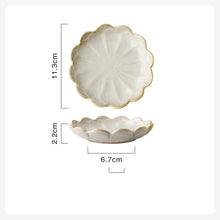 Lade das Bild in den Galerie-Viewer, Elegante Schalen im Lotus & Sonnenblumendesign