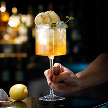 Lade das Bild in den Galerie-Viewer, Creative Square Tall Cocktail Glass Cup
