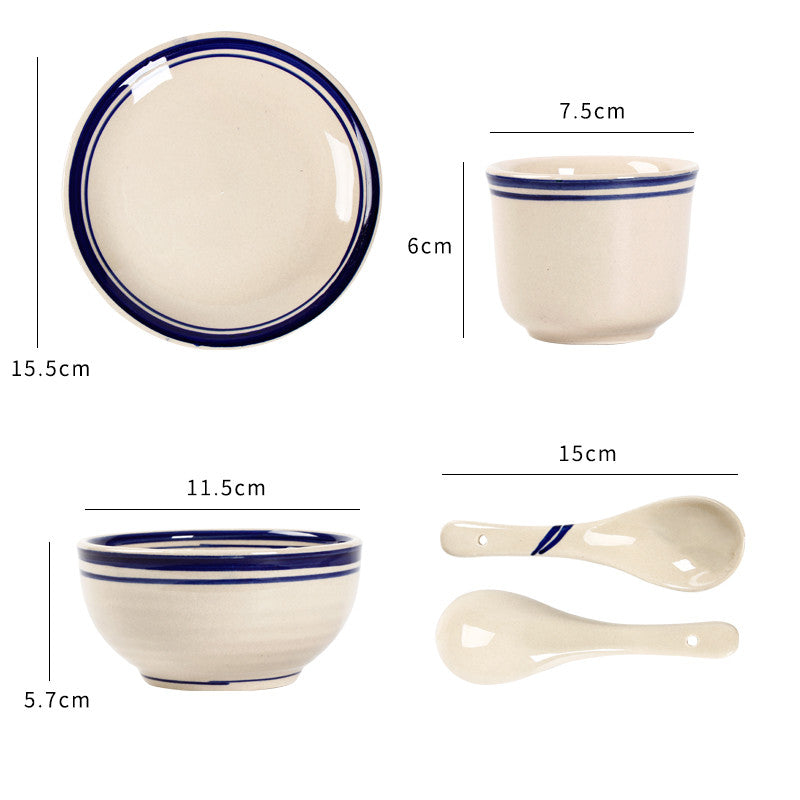 Vierteilige keramische Suppenschalen, Tassen und flache Teller