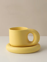 Lade das Bild in den Galerie-Viewer, Süße Keramiktassen für eine angenehme Atmosphäre
