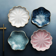 Lade das Bild in den Galerie-Viewer, Elegante Schalen im Lotus &amp; Sonnenblumendesign
