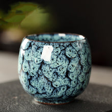 Lade das Bild in den Galerie-Viewer, Kung-Fu Teetasse
