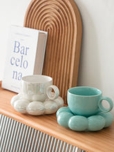 Lade das Bild in den Galerie-Viewer, Blumen Keramiktasse mit Untertasse
